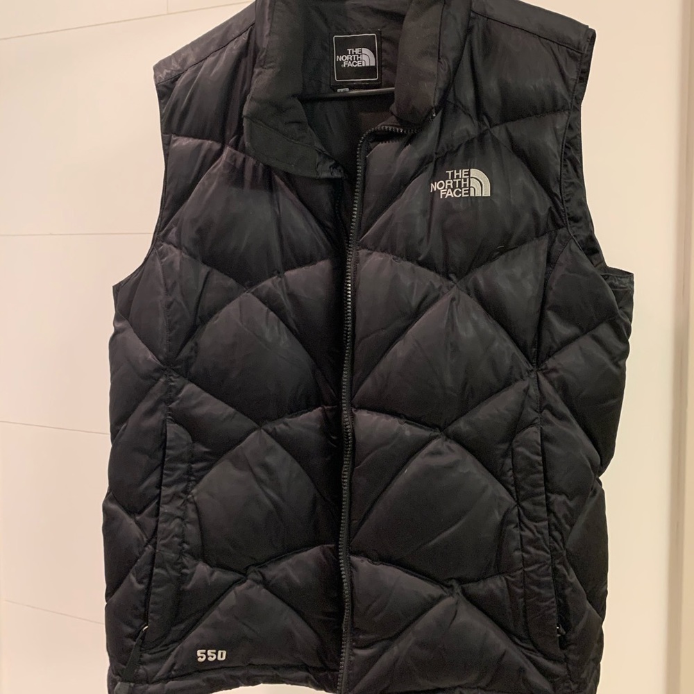 Black north face puffy vest
